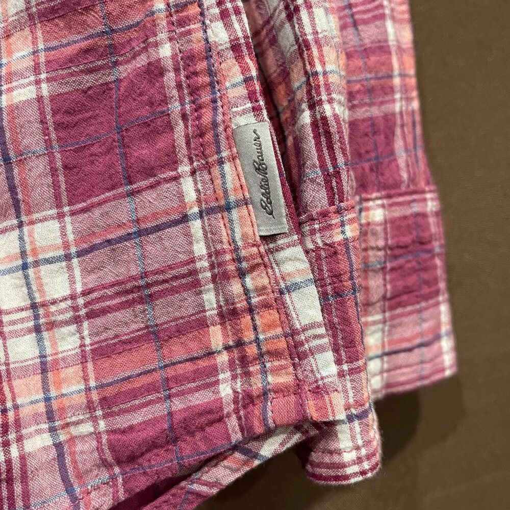 Women's Medium Eddie Bauer Classic Fit Berry Plaid Lightweight Shirt w/Pockets - Picture 4 of 16